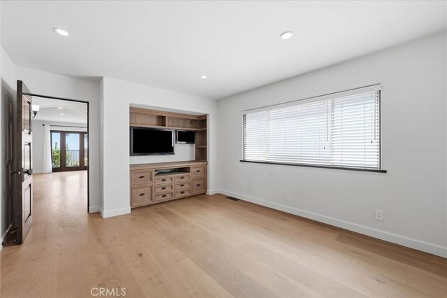 221 24th Street, Manhattan Beach, CA 90266