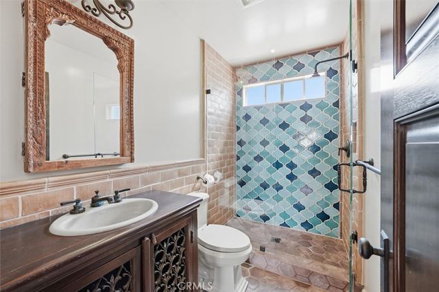 221 24th Street, Manhattan Beach, CA 90266