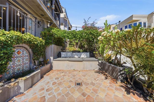 221 24th Street, Manhattan Beach, CA 90266