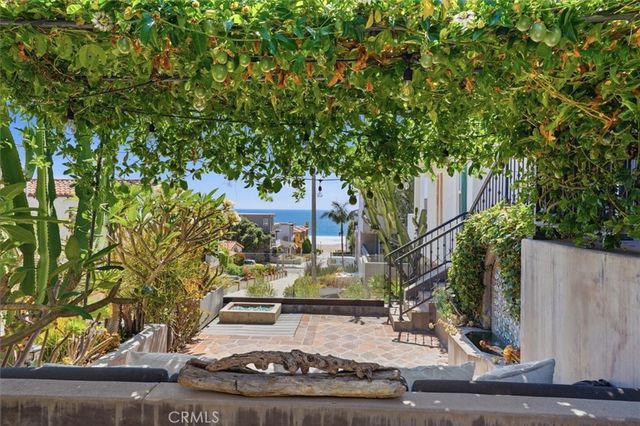 221 24th Street, Manhattan Beach, CA 90266