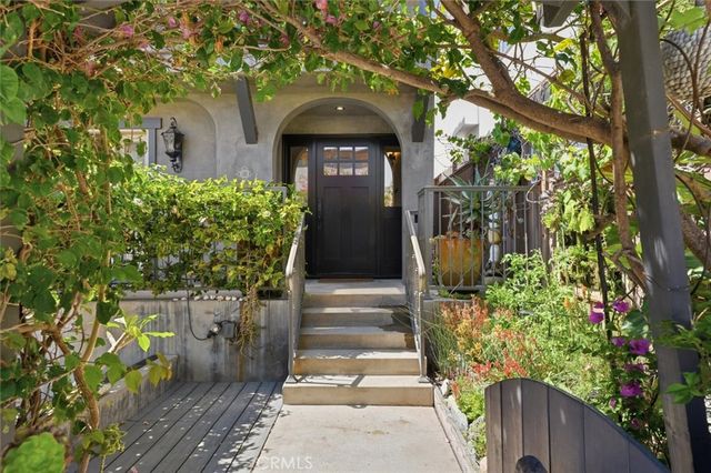 221 24th Street, Manhattan Beach, CA 90266