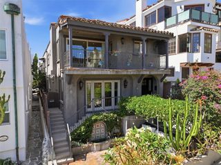 221 24th Street, Manhattan Beach, CA 90266