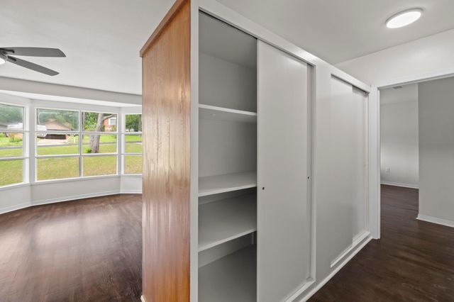 1110 Somerset Ave, Austin, TX 78753