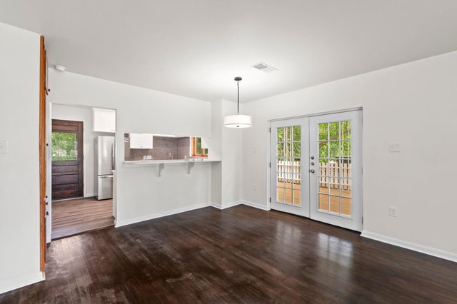 1110 Somerset Ave, Austin, TX 78753