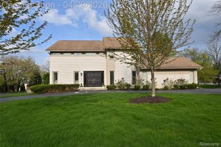 6020 Orchard Ridge Court, West Bloomfield Charter Township, MI 48322