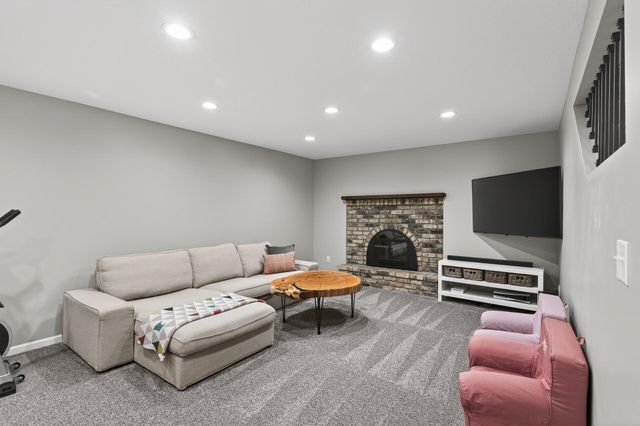 1522 18th Avenue NW, New Brighton, MN 55112