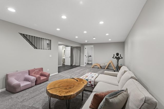 1522 18th Avenue NW, New Brighton, MN 55112