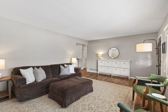 1522 18th Avenue NW, New Brighton, MN 55112