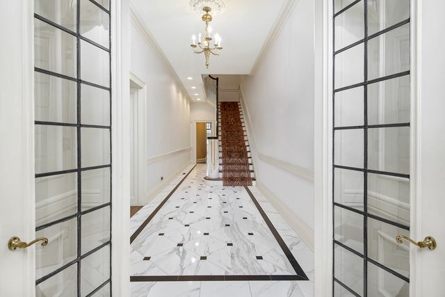 1425 N State Parkway, Chicago, IL 60610