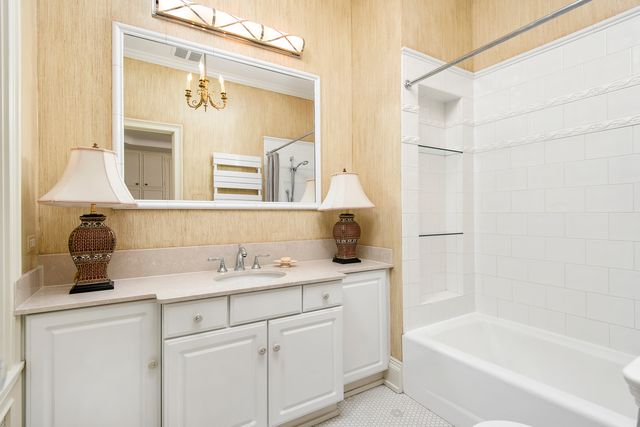 1425 N State Parkway, Chicago, IL 60610