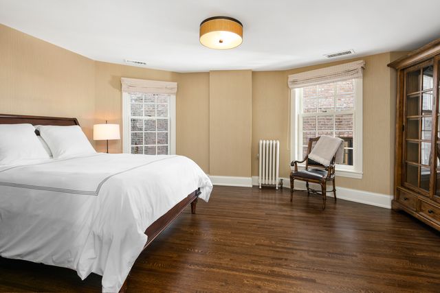 1425 N State Parkway, Chicago, IL 60610