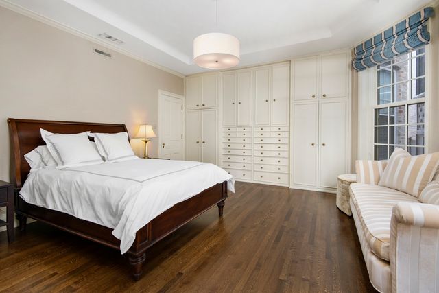 1425 N State Parkway, Chicago, IL 60610