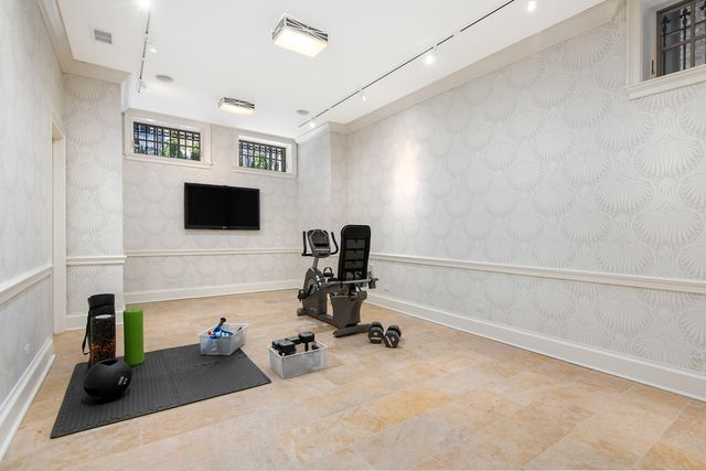 1425 N State Parkway, Chicago, IL 60610