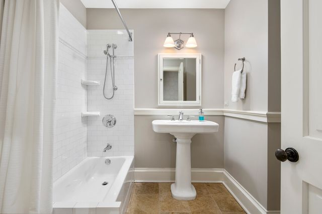 1425 N State Parkway, Chicago, IL 60610