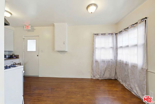 10025 S Western Avenue, Los Angeles, CA 90047