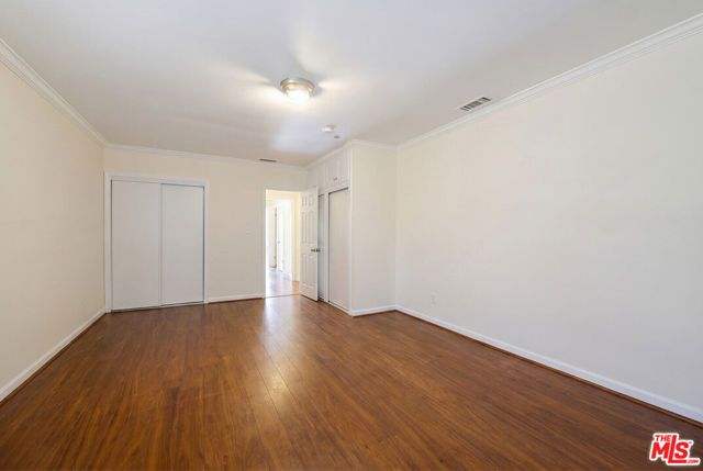 10025 S Western Avenue, Los Angeles, CA 90047