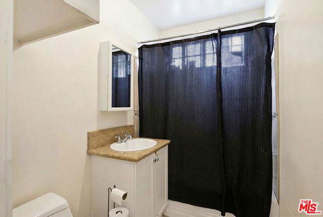 10025 S Western Avenue, Los Angeles, CA 90047