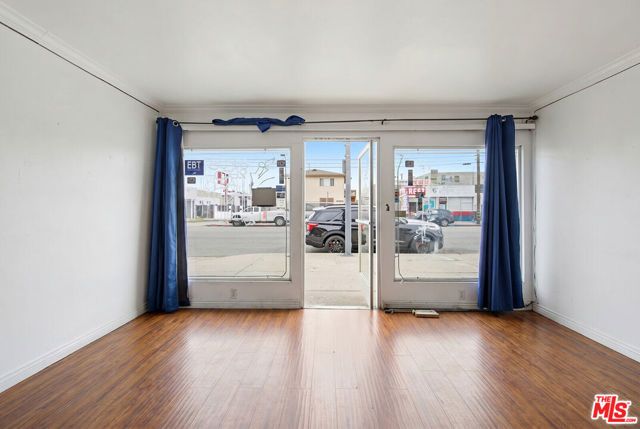 10025 S Western Avenue, Los Angeles, CA 90047