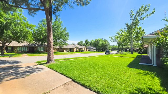 1601 Yarborough Drive, Sherman, TX 75092