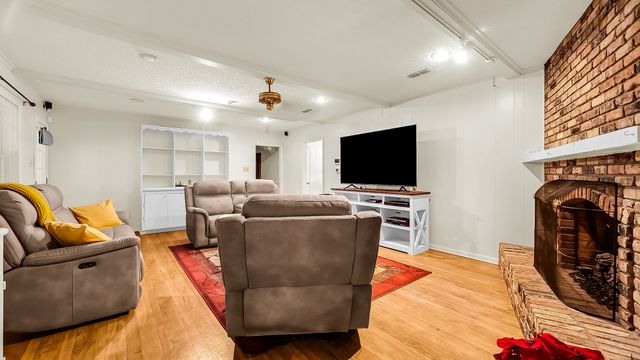 1601 Yarborough Drive, Sherman, TX 75092