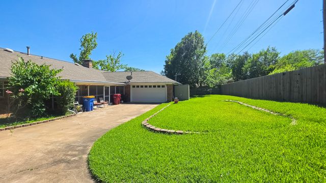 1601 Yarborough Drive, Sherman, TX 75092