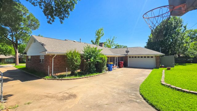 1601 Yarborough Drive, Sherman, TX 75092