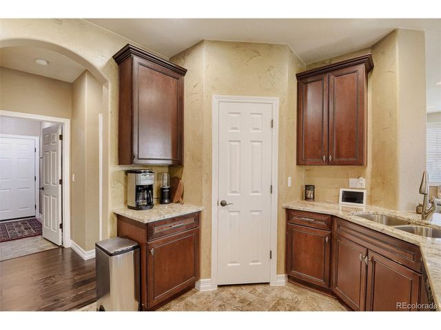 10122 Bluffmont Ln, Lone Tree, CO 80124