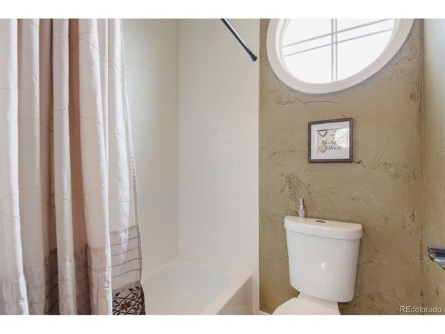 10122 Bluffmont Ln, Lone Tree, CO 80124