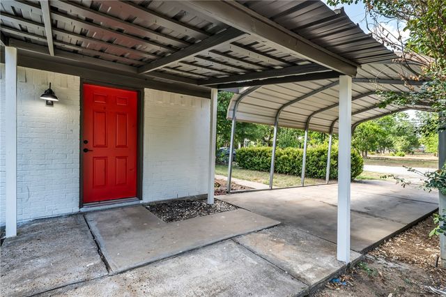 104 North Oneal Street, Caldwell, TX 77836