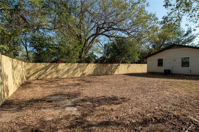 104 North Oneal Street, Caldwell, TX 77836