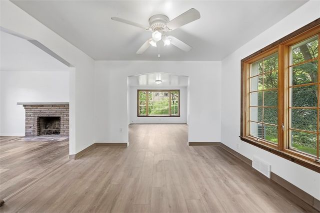 148 Sunrise Dr, Pleasant Hills, PA 15236