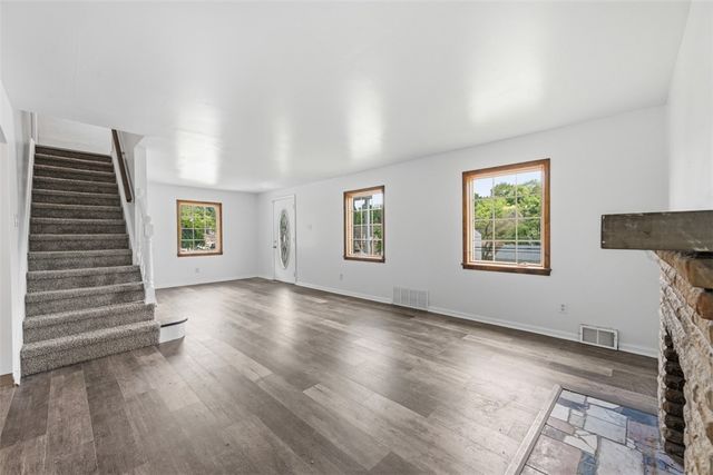 148 Sunrise Dr, Pleasant Hills, PA 15236