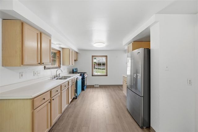 148 Sunrise Dr, Pleasant Hills, PA 15236