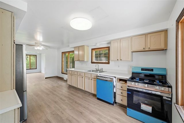 148 Sunrise Dr, Pleasant Hills, PA 15236