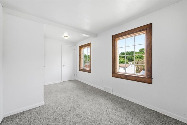 148 Sunrise Dr, Pleasant Hills, PA 15236