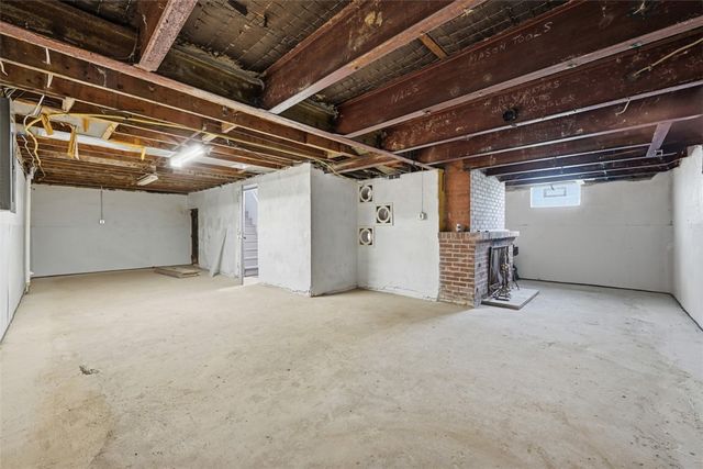 148 Sunrise Dr, Pleasant Hills, PA 15236
