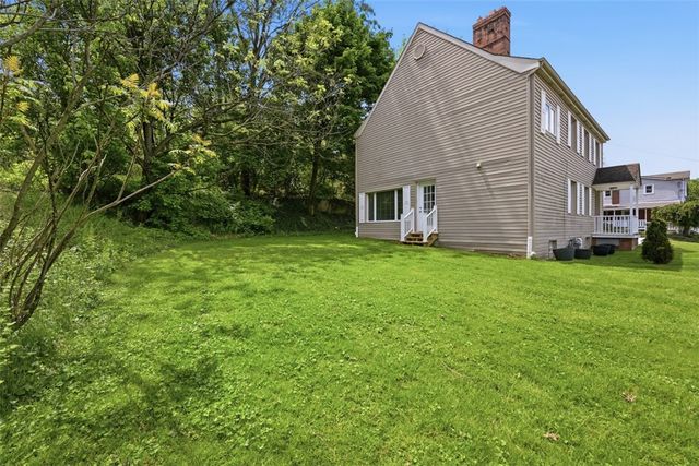 148 Sunrise Dr, Pleasant Hills, PA 15236