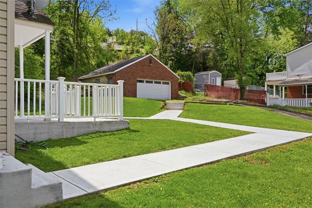 148 Sunrise Dr, Pleasant Hills, PA 15236