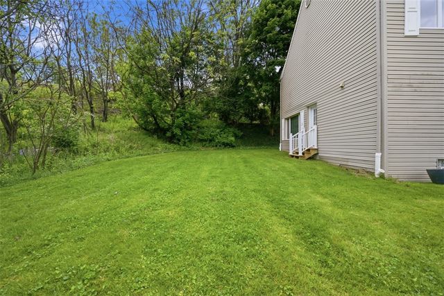 148 Sunrise Dr, Pleasant Hills, PA 15236