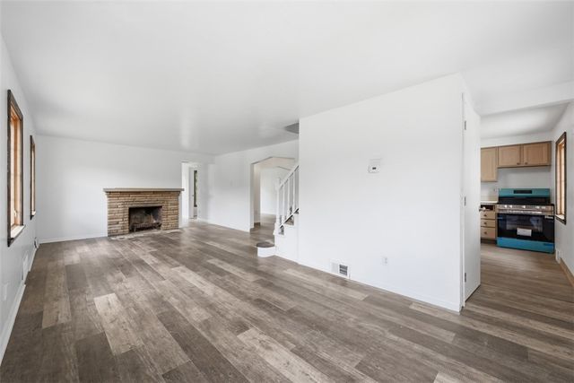 148 Sunrise Dr, Pleasant Hills, PA 15236