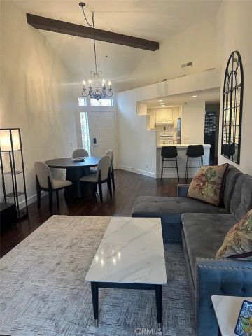 430 Lake Street, Huntington Beach, CA 92648