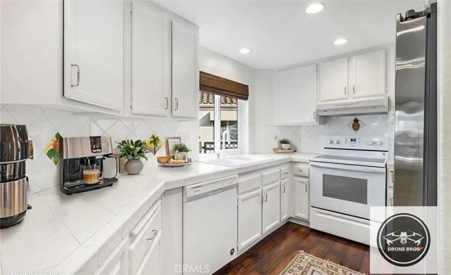 430 Lake Street, Huntington Beach, CA 92648
