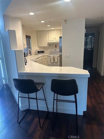 430 Lake Street, Huntington Beach, CA 92648