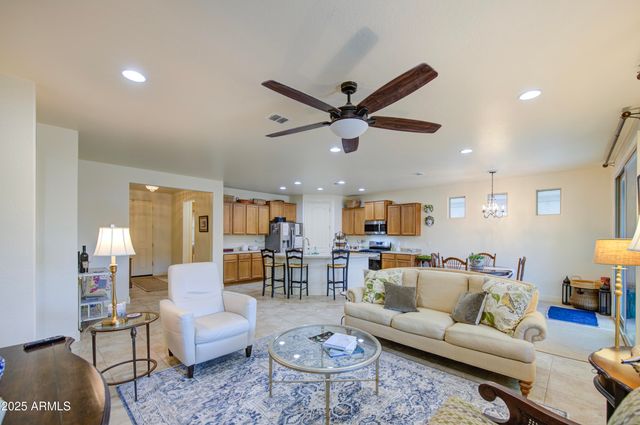 7184 W Noble Prairie Way, Florence, AZ 85132