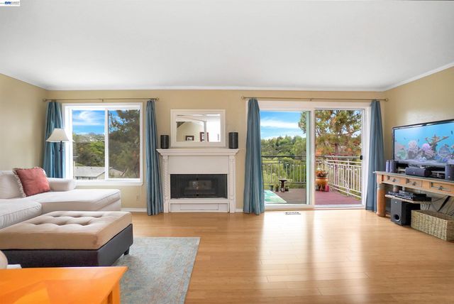25047 Oakridge court, Hayward, CA 94541