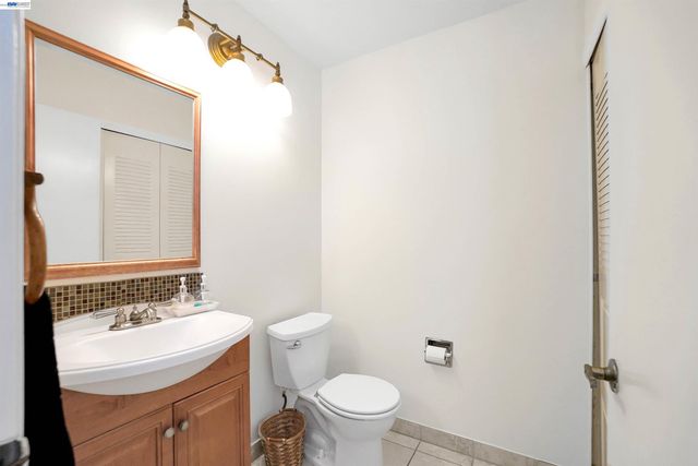 25047 Oakridge court, Hayward, CA 94541