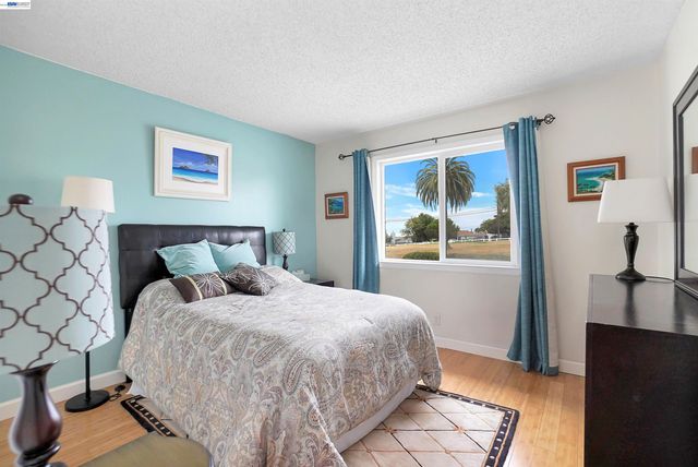 25047 Oakridge court, Hayward, CA 94541