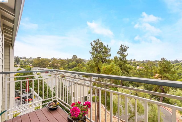 25047 Oakridge court, Hayward, CA 94541