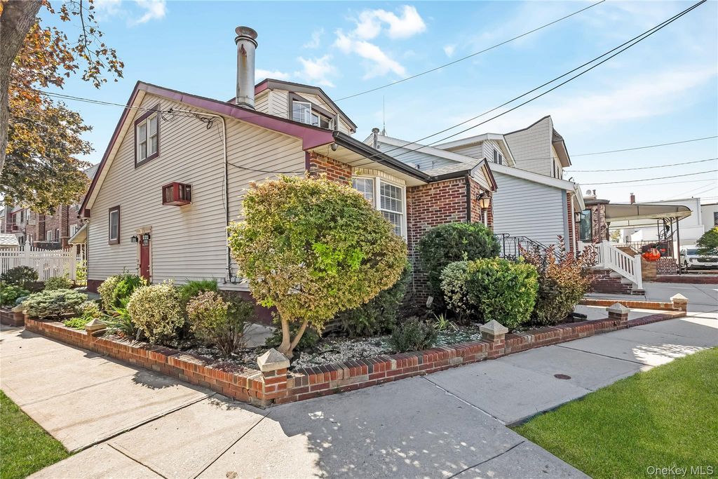 71-32 Caldwell Avenue, Maspeth, NY 11378 — photo 3