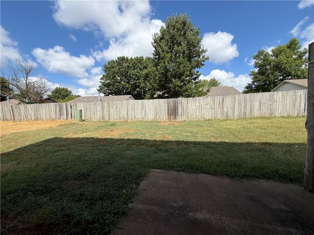 3424 W Harvard Street, Fayetteville, AR 72704